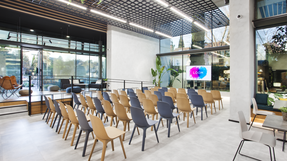 La sala principal de LOOM Eucalipto espacio perfecto de eventos cerca del aeropuerto en madrid